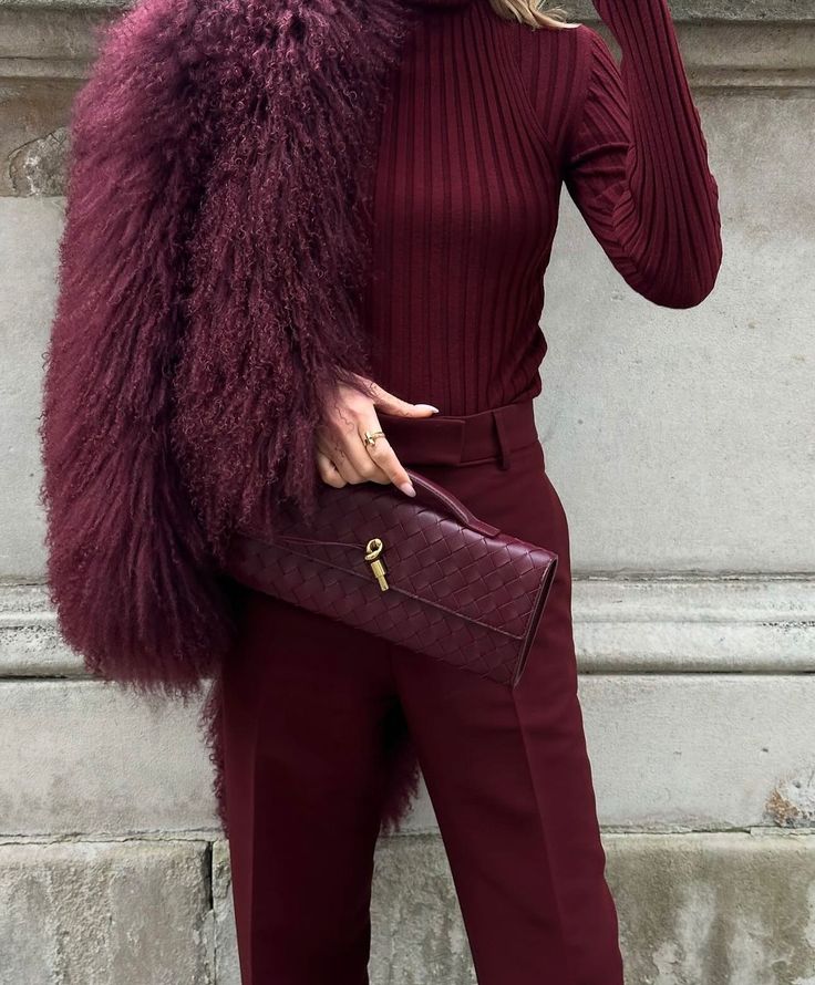 Velara Clutch