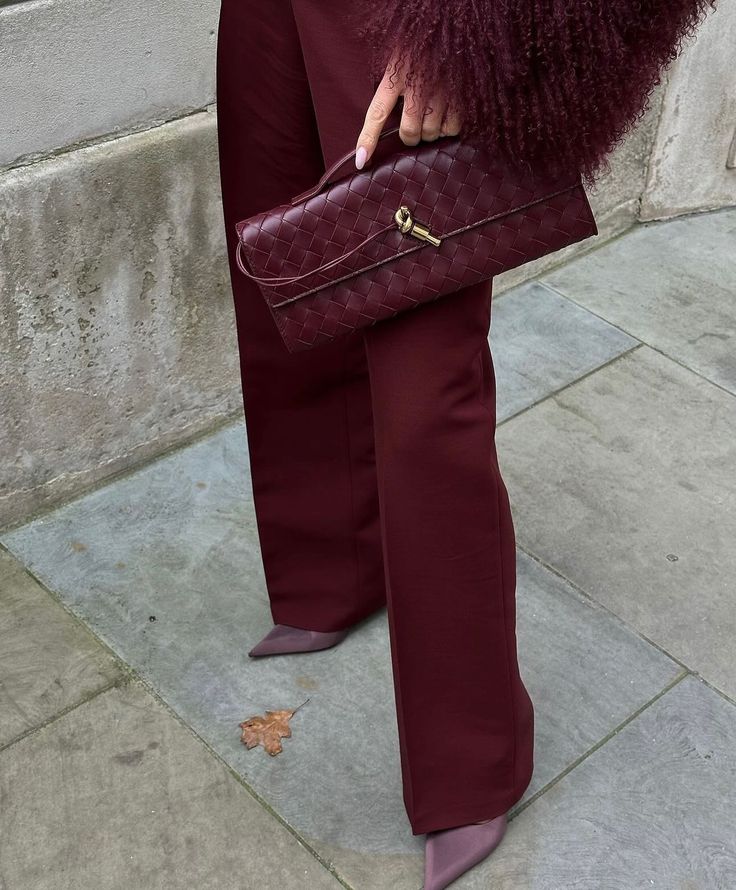 Velara Clutch